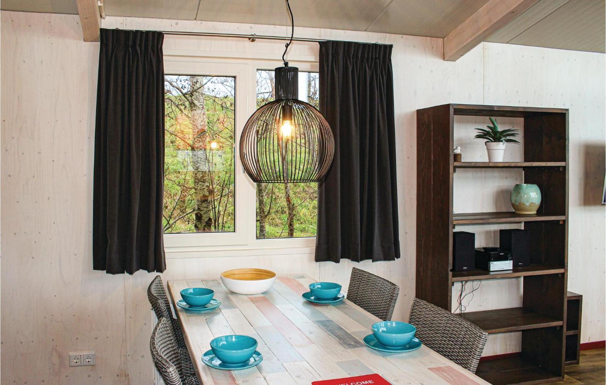 Beautiful Home In Sint-Annaland With Wifi Экстерьер фото