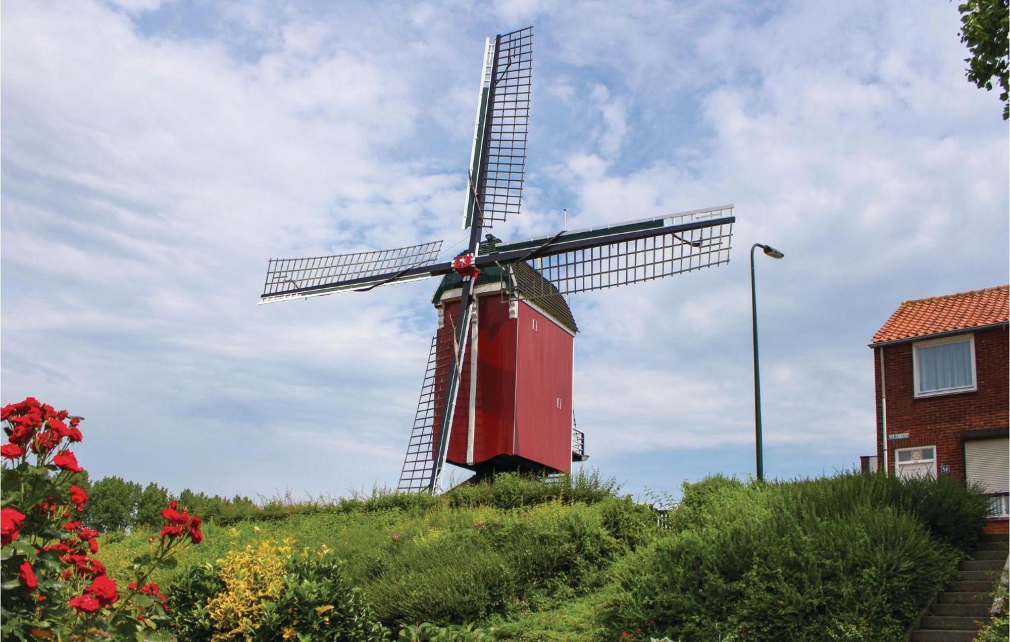 Beautiful Home In Sint-Annaland With Wifi Экстерьер фото